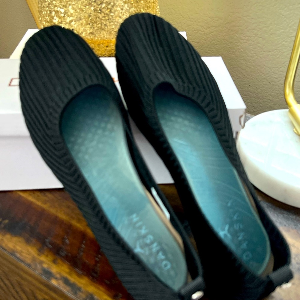 WOMEN'S DANSKIN HOPE FLATS